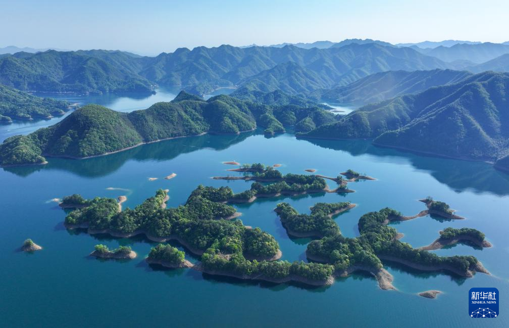 A scenic view of Huangshan Huangcun Jinshidi