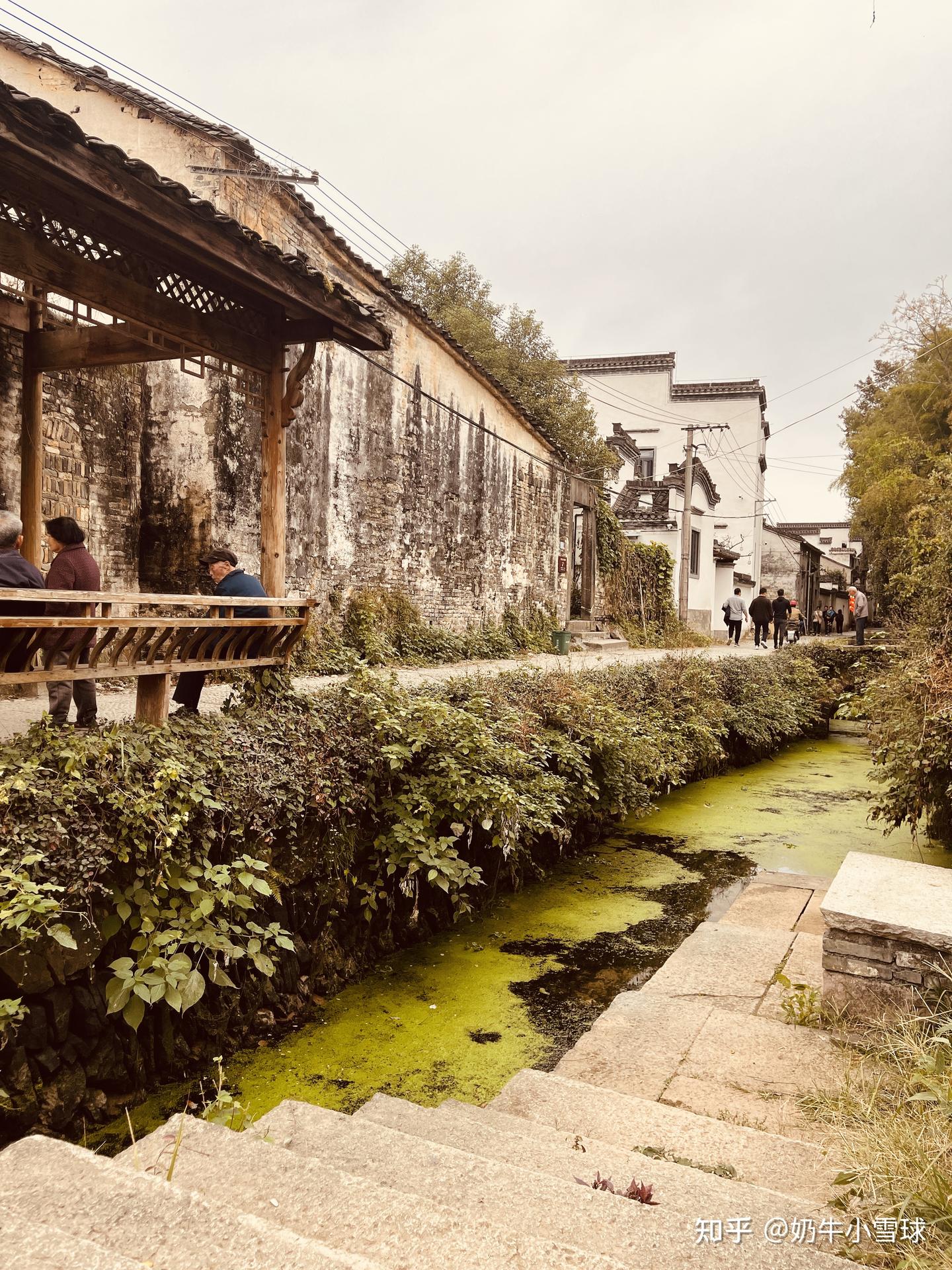 A scenic view of Huangshan Laowuge Ji Lvraoting