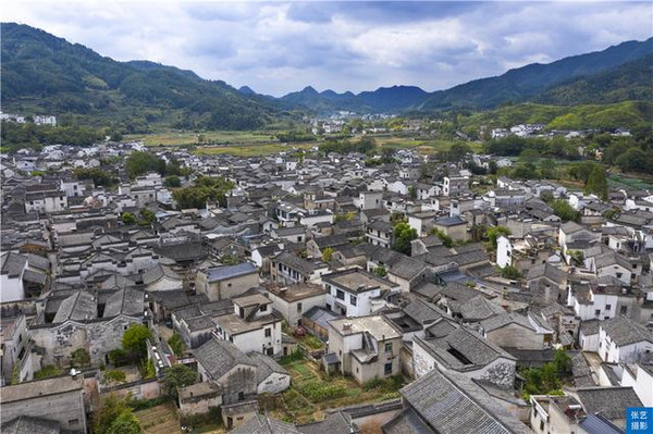 A scenic view of Huangshan Nanping Cun Gu Jianzhuqun