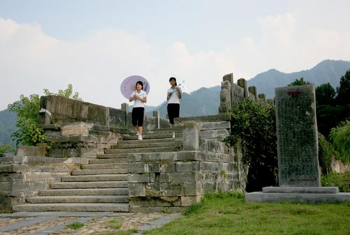A scenic view of Huangshan Nanping Cun Gu Jianzhuqun