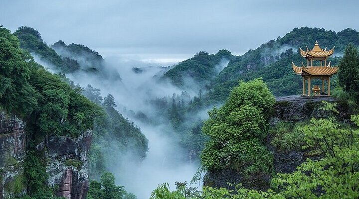 A scenic view of Huangshan Qiyunshan Shike