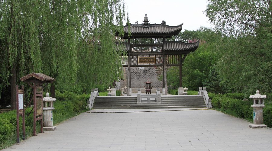 A scenic view of Huhehaote Wangzhaojunmu