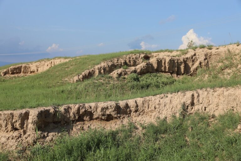 Experience the Wonders of Huhehaote Yunzhongjungucheng: Culture and Nature in Harmony