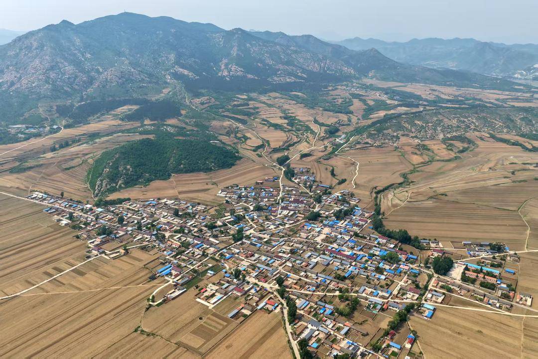 A scenic view of Huludao Dongdazhangzi Gumuqun