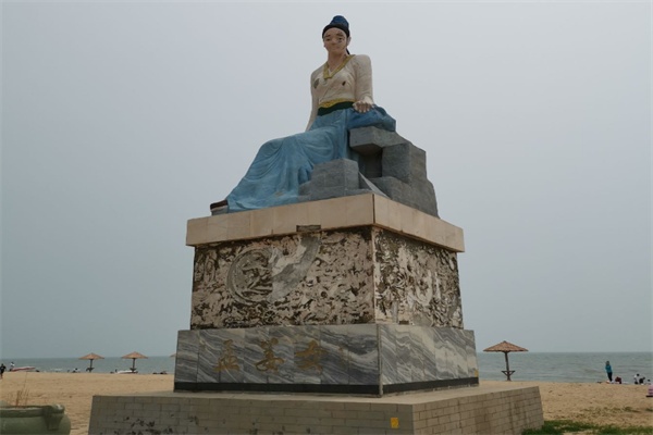 A scenic view of Huludao Jiangnvshi Yizhi