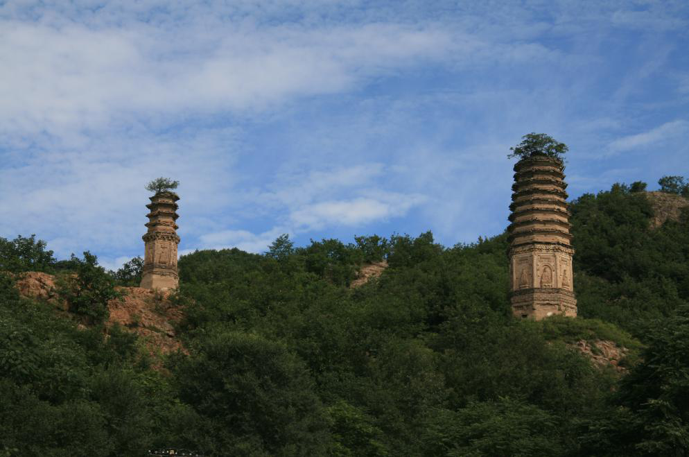 A scenic view of Huludao Miaofengsi Shuangta