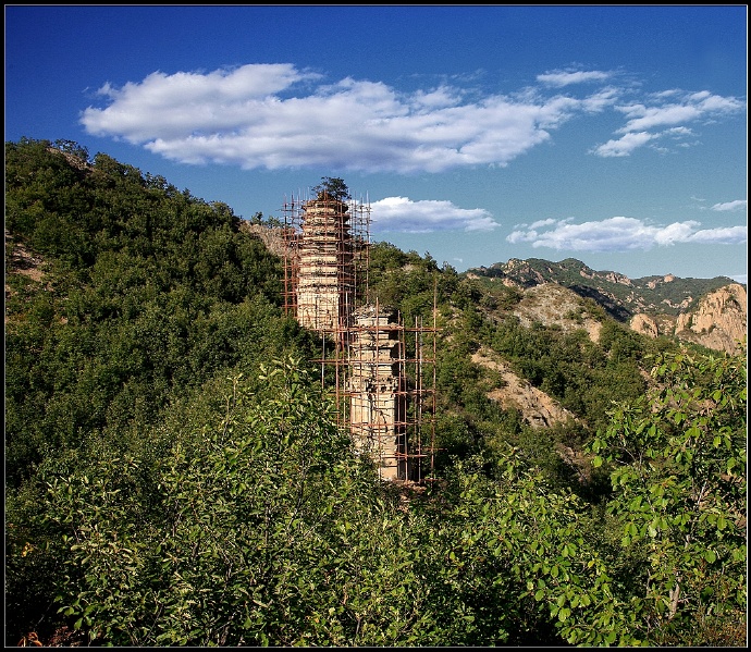 A scenic view of Huludao Miaofengsi Shuangta