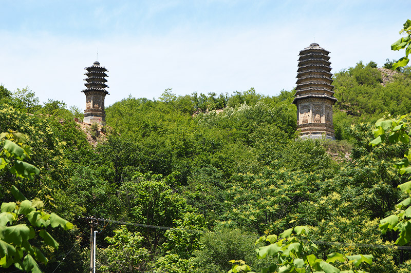 A scenic view of Huludao Miaofengsi Shuangta