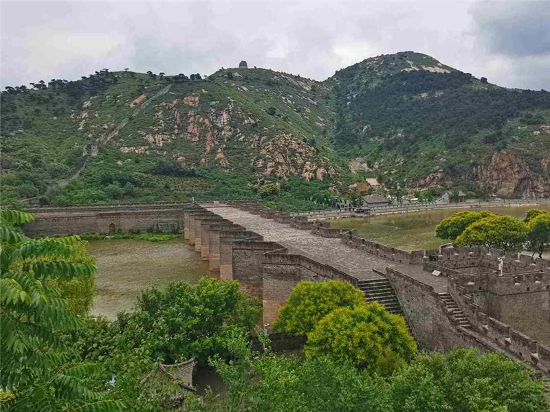 A scenic view of Huludao Wanlichangcheng Jiumenkou