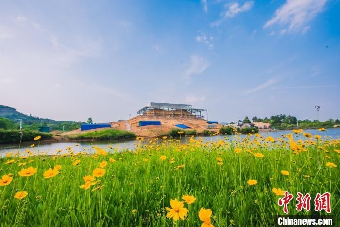 A scenic view of Huzhou Anji Gucheng Yizhi Longshan Yueguo Guizu Muqun