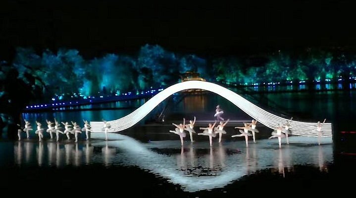 A scenic view of Huzhou Chaoyinqiao