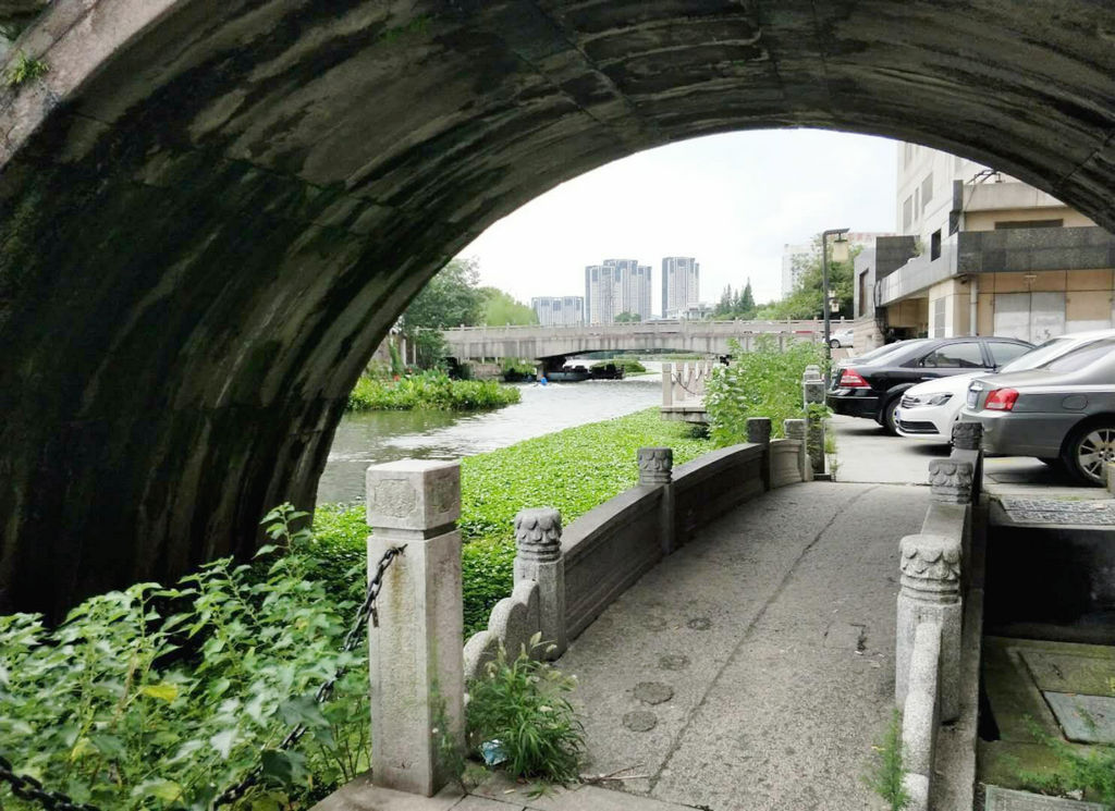 A scenic view of Huzhou Chaoyinqiao