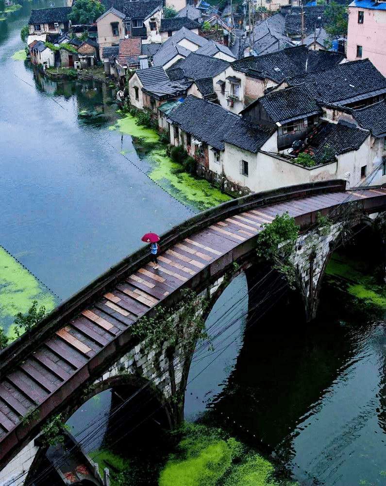 A scenic view of Huzhou Chaoyinqiao