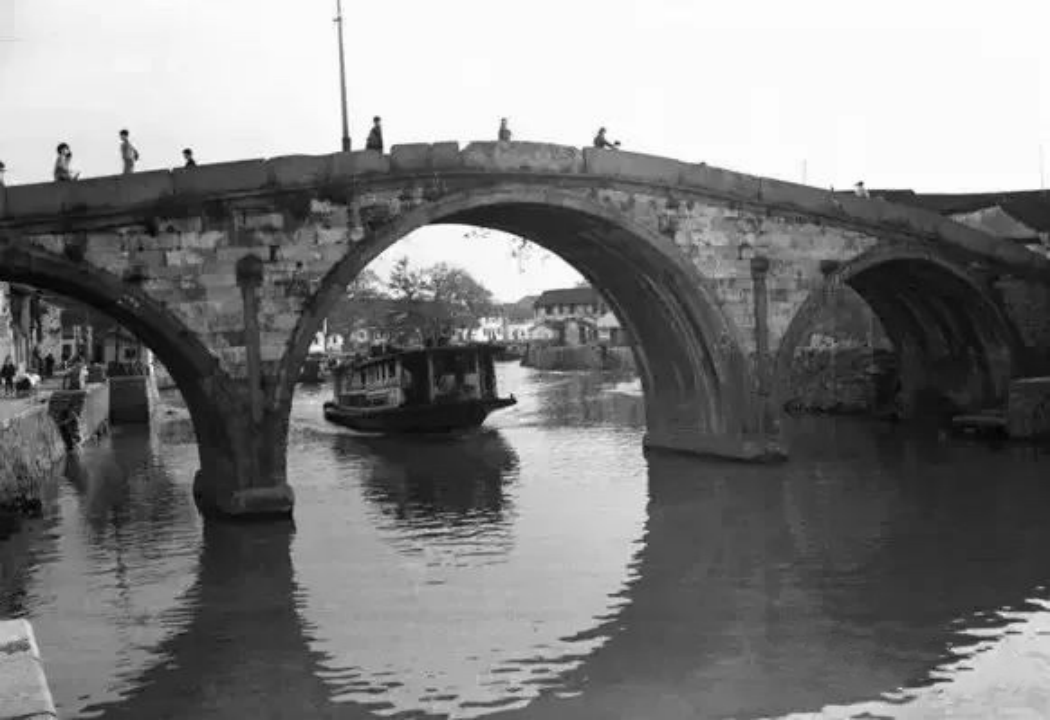 A scenic view of Huzhou Chaoyinqiao