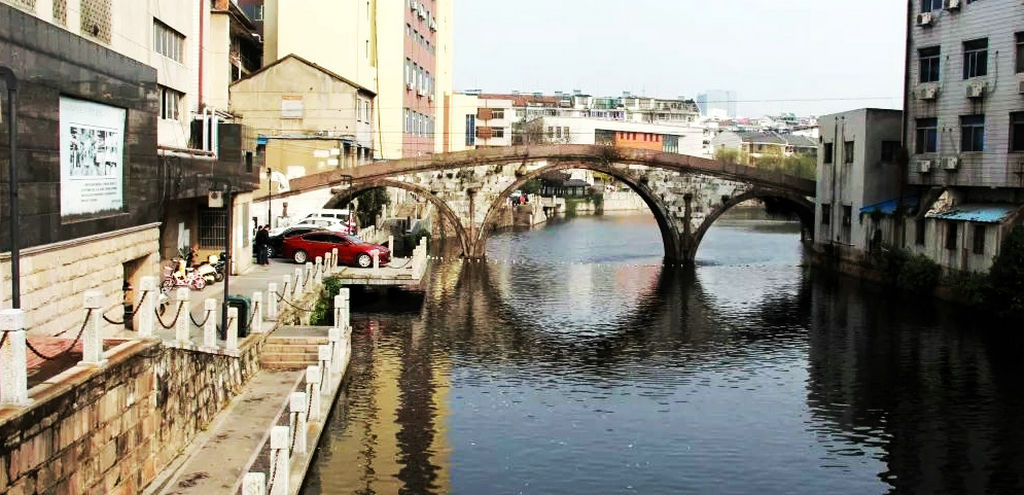 A scenic view of Huzhou Chaoyinqiao