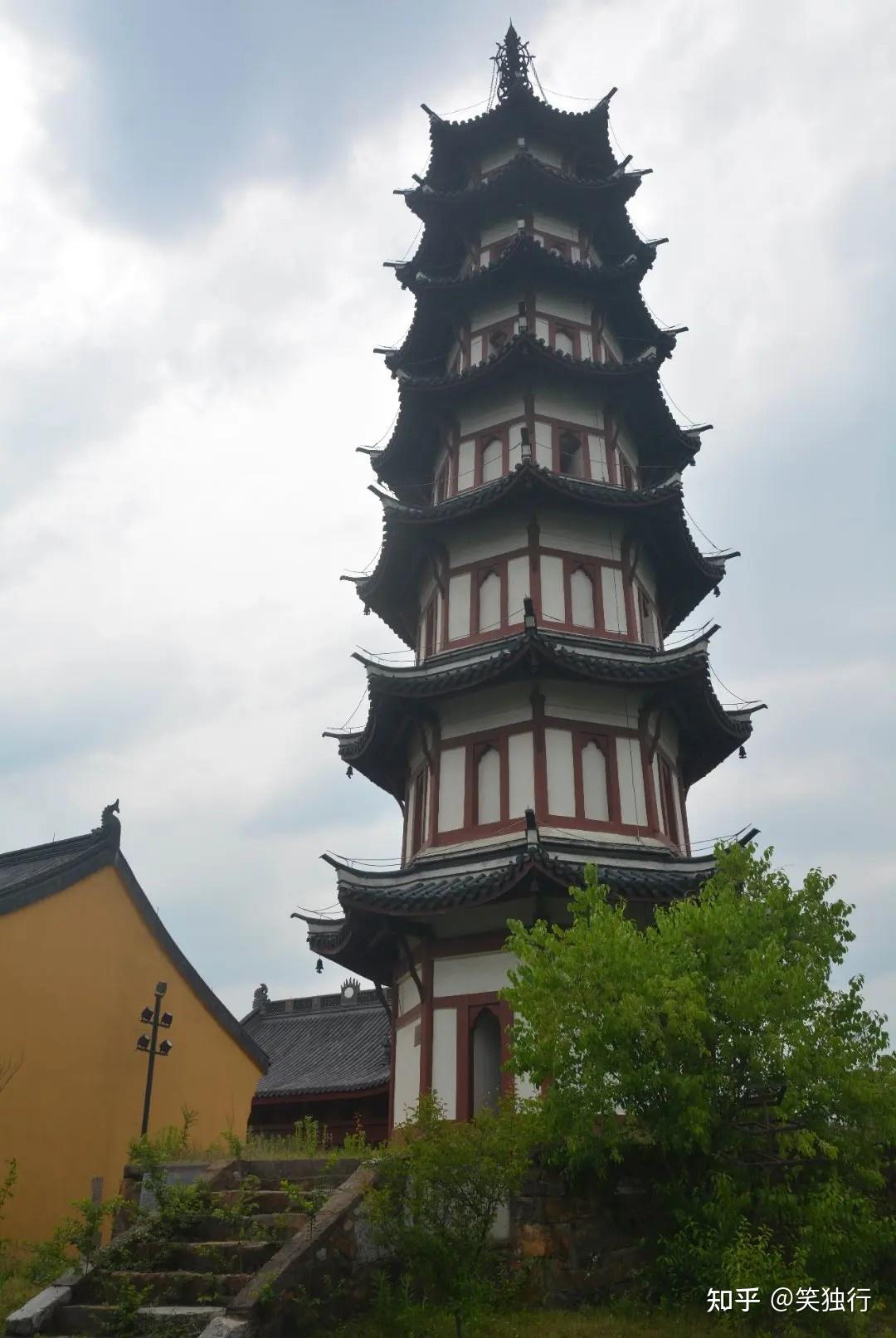A scenic view of Huzhou Daochangshan Qinian Tiji