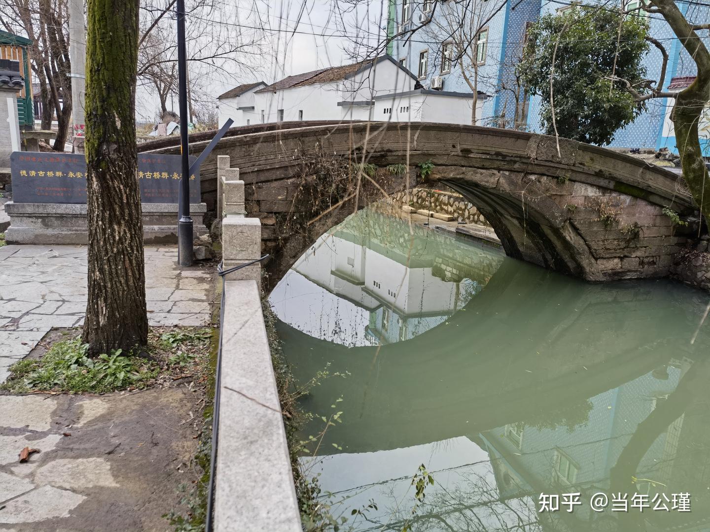 A scenic view of Huzhou Deqing Guqiaoqun