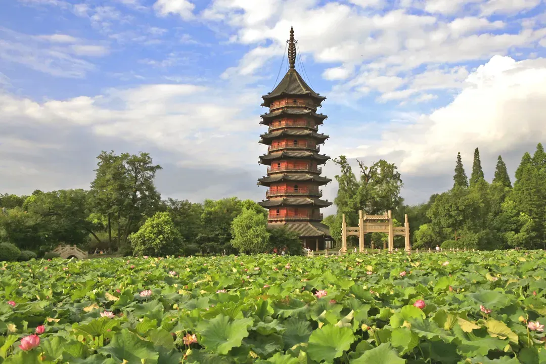A scenic view of Huzhou Feiyingta