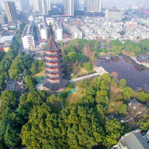 A scenic view of Huzhou Feiyingta