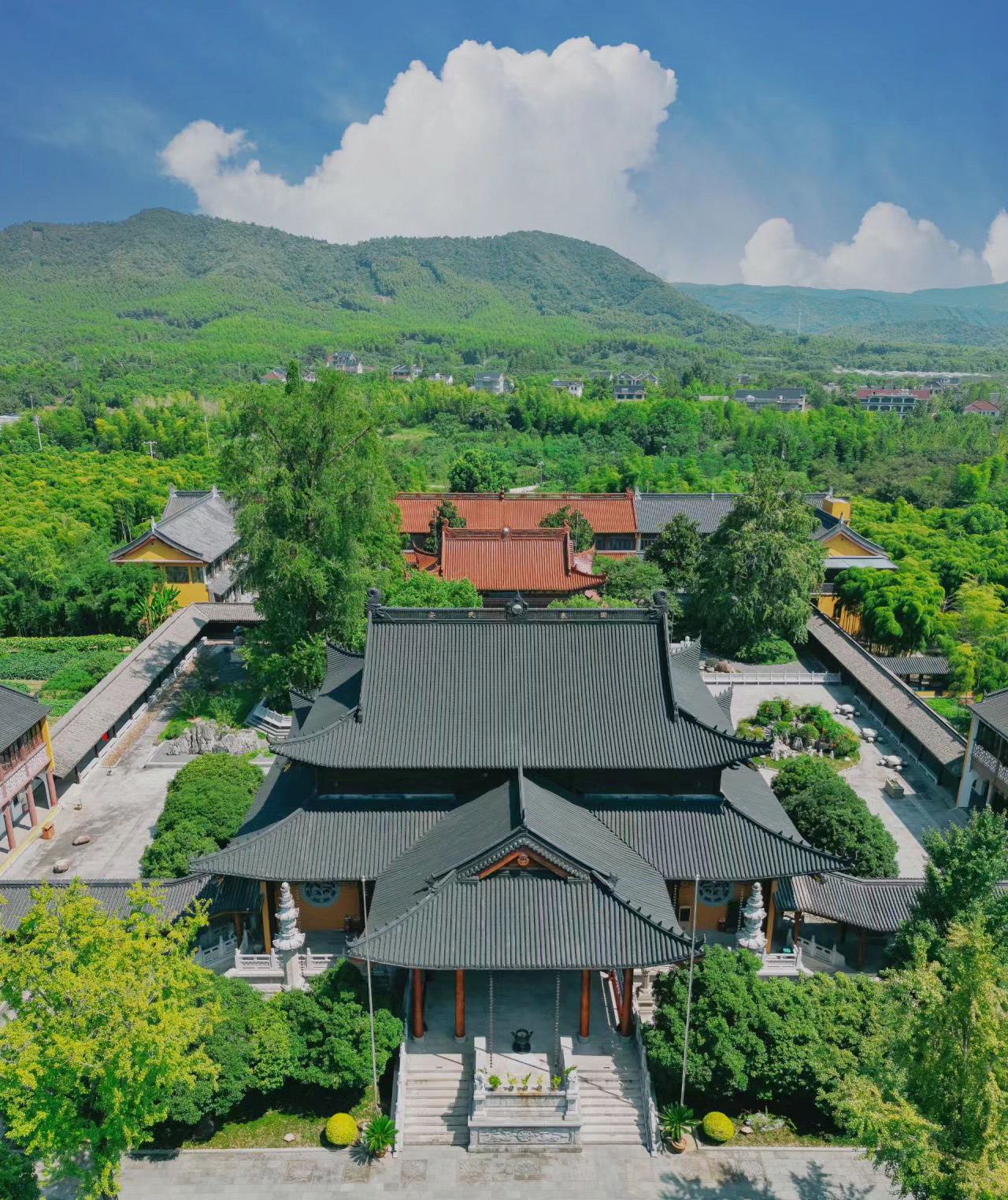 A scenic view of Huzhou Guzhu Gongchayuan Yizhi Ji Moya