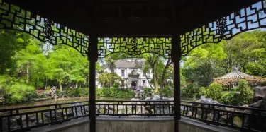 A scenic view of Huzhou Jiayetang Cangshulou Ji Xiaolianzhuang