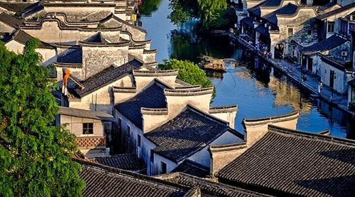 A scenic view of Huzhou Jiayetang Cangshulou Ji Xiaolianzhuang