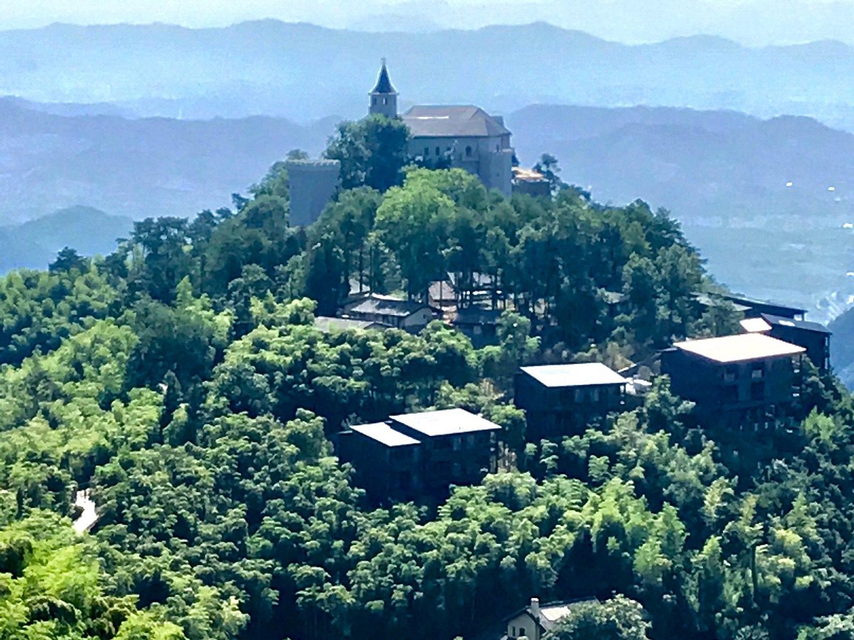 A scenic view of Huzhou Moganshan Bieshuqun
