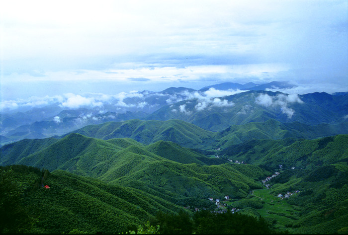 A scenic view of Huzhou Moganshan Bieshuqun