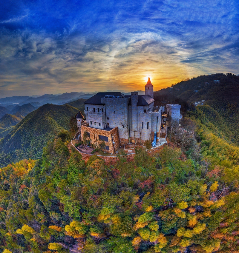 A scenic view of Huzhou Moganshan Bieshuqun
