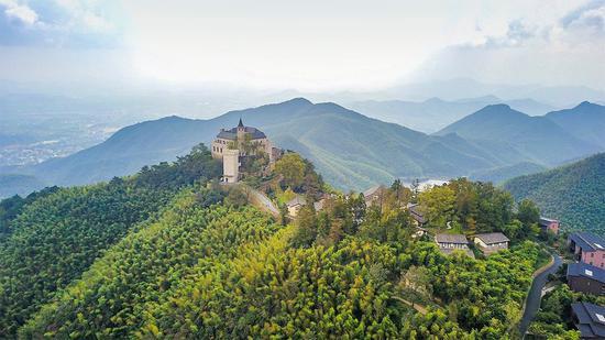 A scenic view of Huzhou Moganshan Bieshuqun