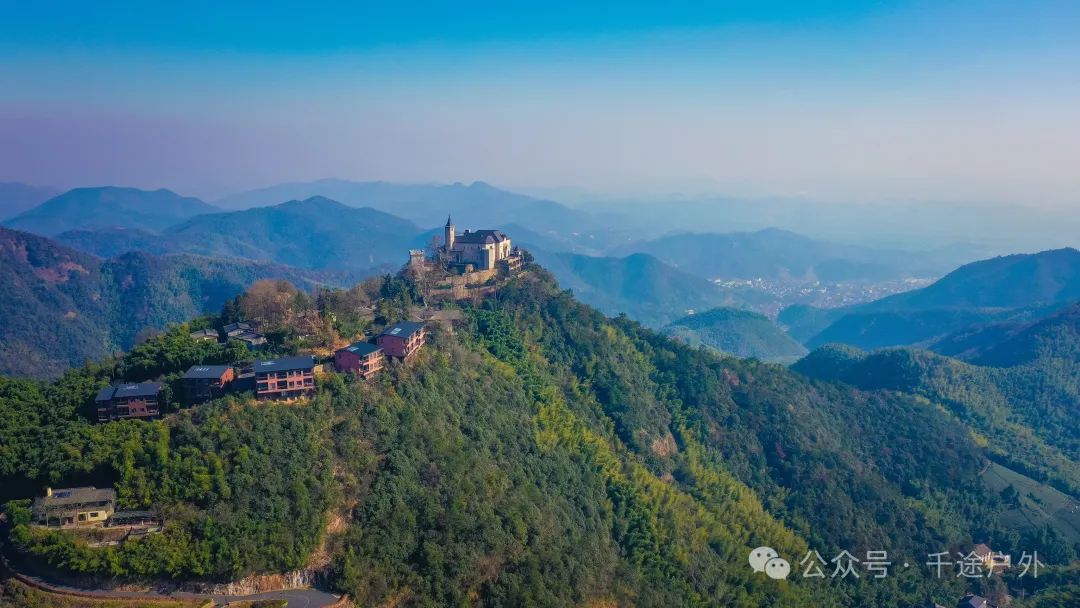 A scenic view of Huzhou Moganshan Bieshuqun