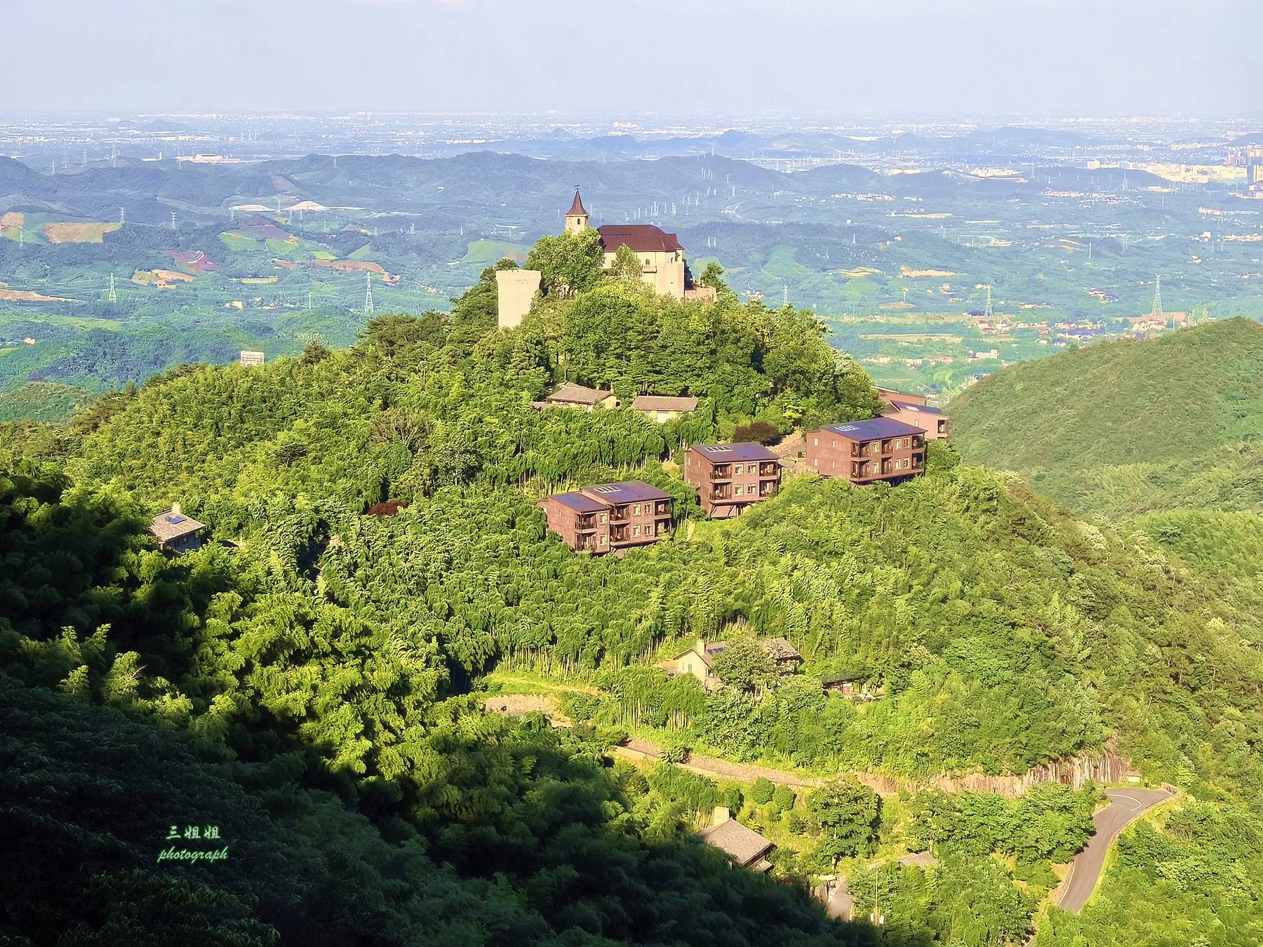 A scenic view of Huzhou Moganshan Bieshuqun