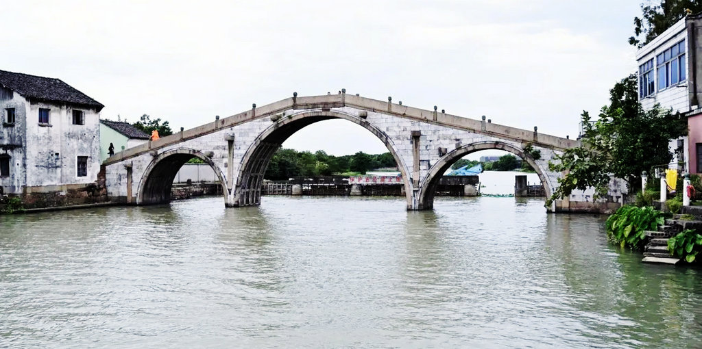 A scenic view of Huzhou Shuanglin Sanqiao