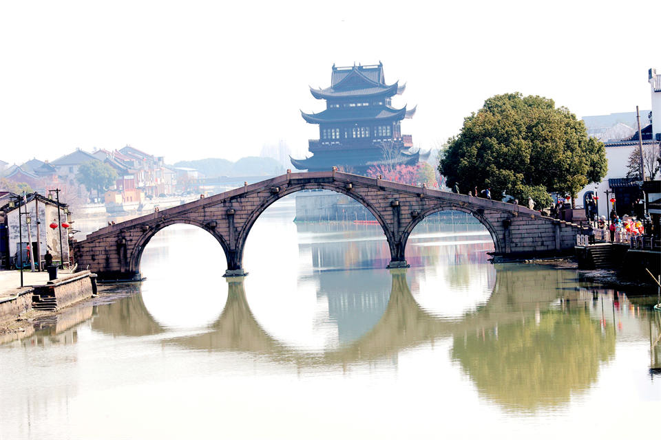 A scenic view of Huzhou Shuanglin Sanqiao