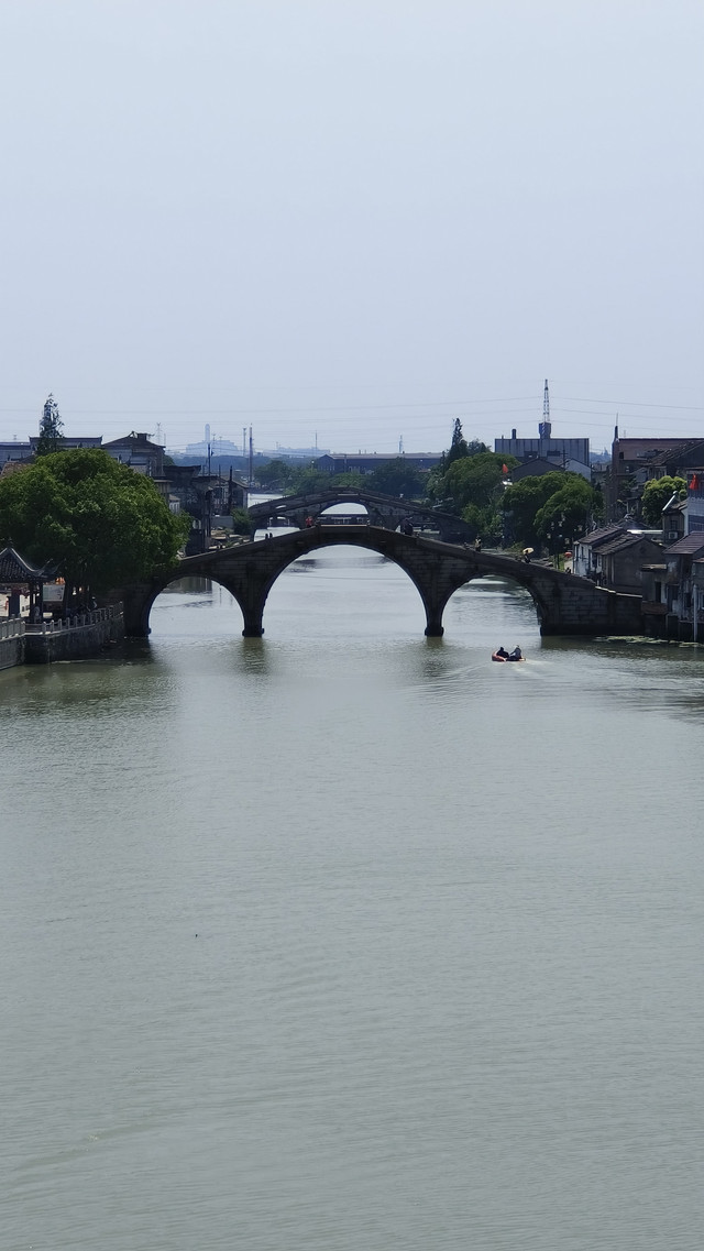 A scenic view of Huzhou Shuanglin Sanqiao