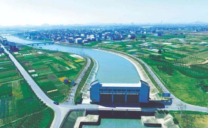 A scenic view of Huzhou Taihu Lougang