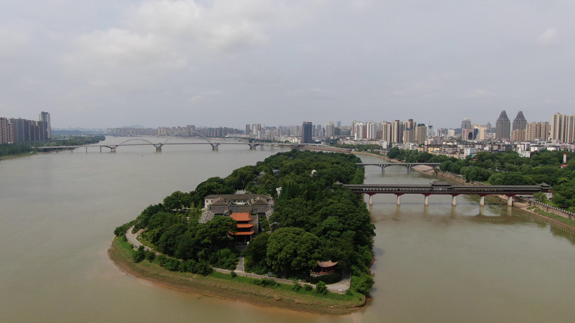 A scenic view of Jian Bailuzhou Shuyuan