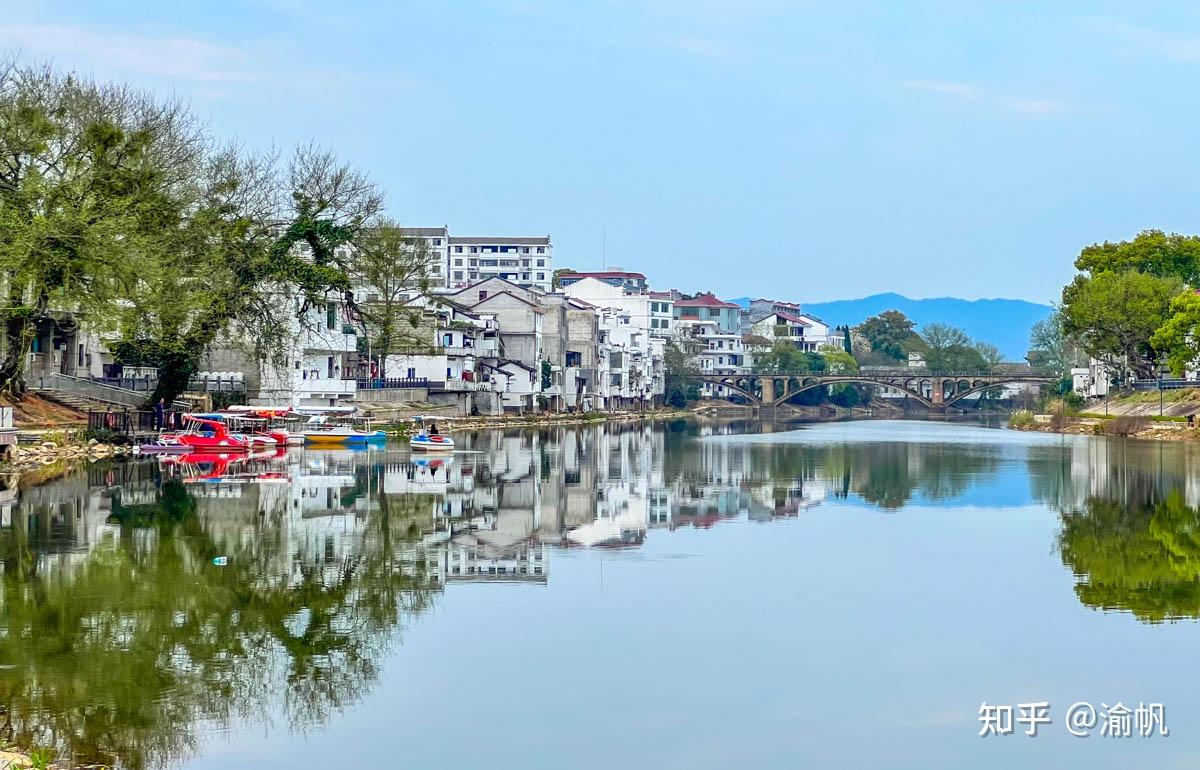 A scenic view of Jian Erqi Beitou Huiyi Jiuzhi