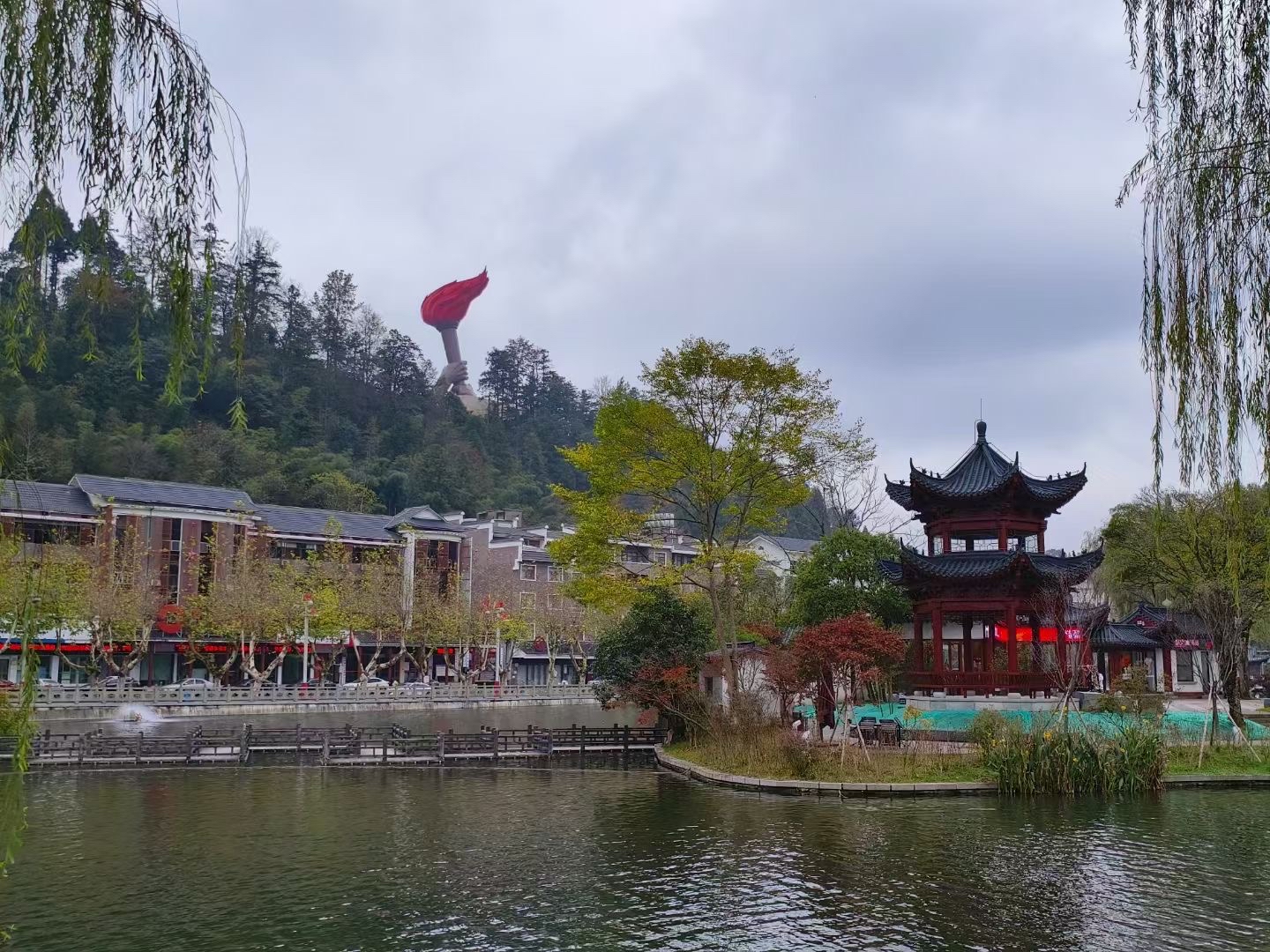 A scenic view of Jian Jinggangshan Geming Yizhi