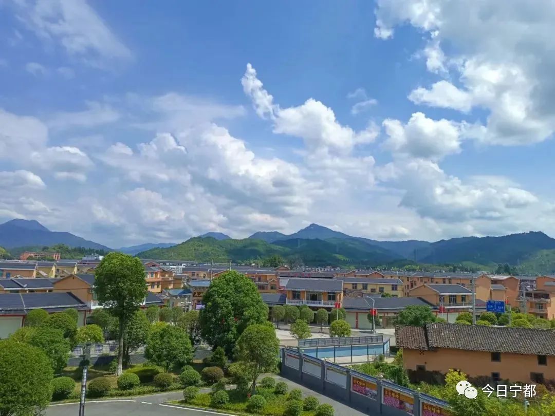 A scenic view of Jian Junbu Hongyifangmianjun Zongsilingbu Jiuzhi