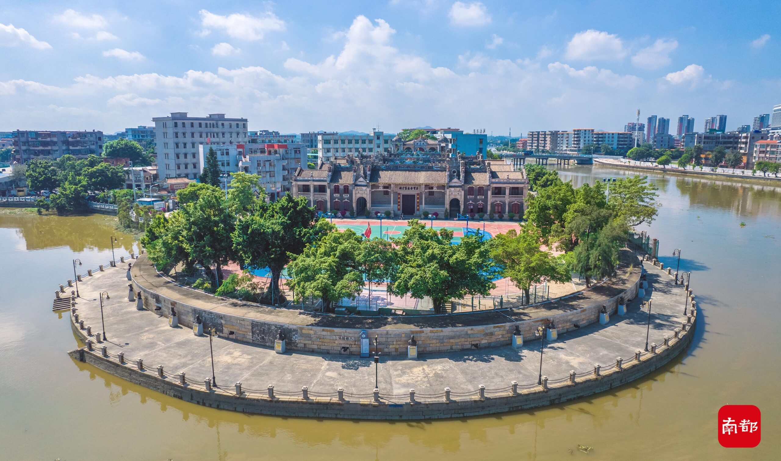 A scenic view of Jiangmen Kaiping Fengcaitang