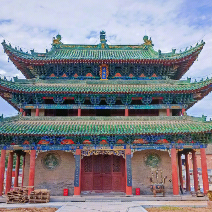 A scenic view of Jiaozuo Qianfoge