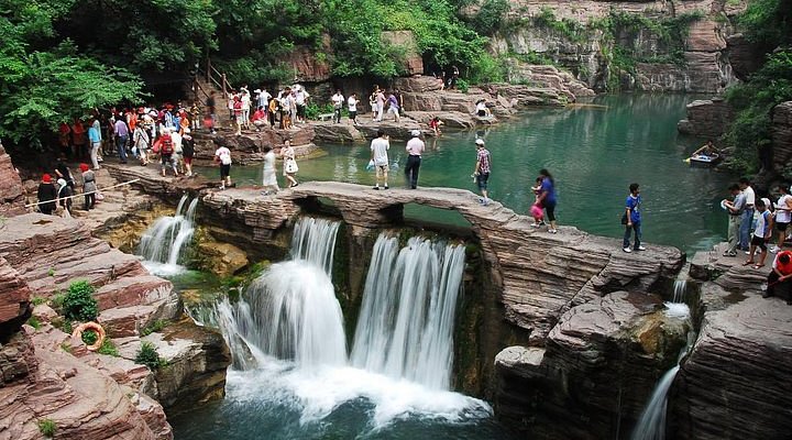 A scenic view of Jiaozuo Yuguogucheng