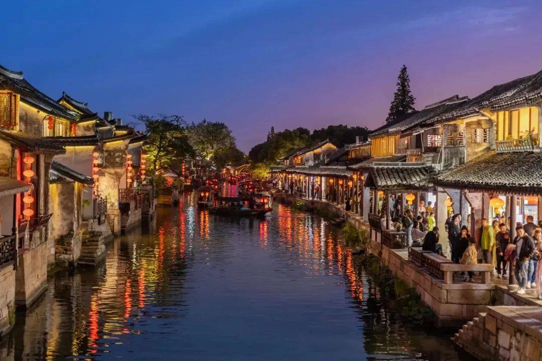A scenic view of Jiaxing Wangdian Liangcangqun