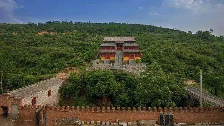 A scenic view of Jincheng Biluo Temple