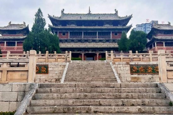 A scenic view of Jincheng Chongan Temple