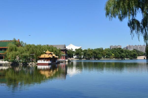A scenic view of Jincheng Huaiqin Guild Hall