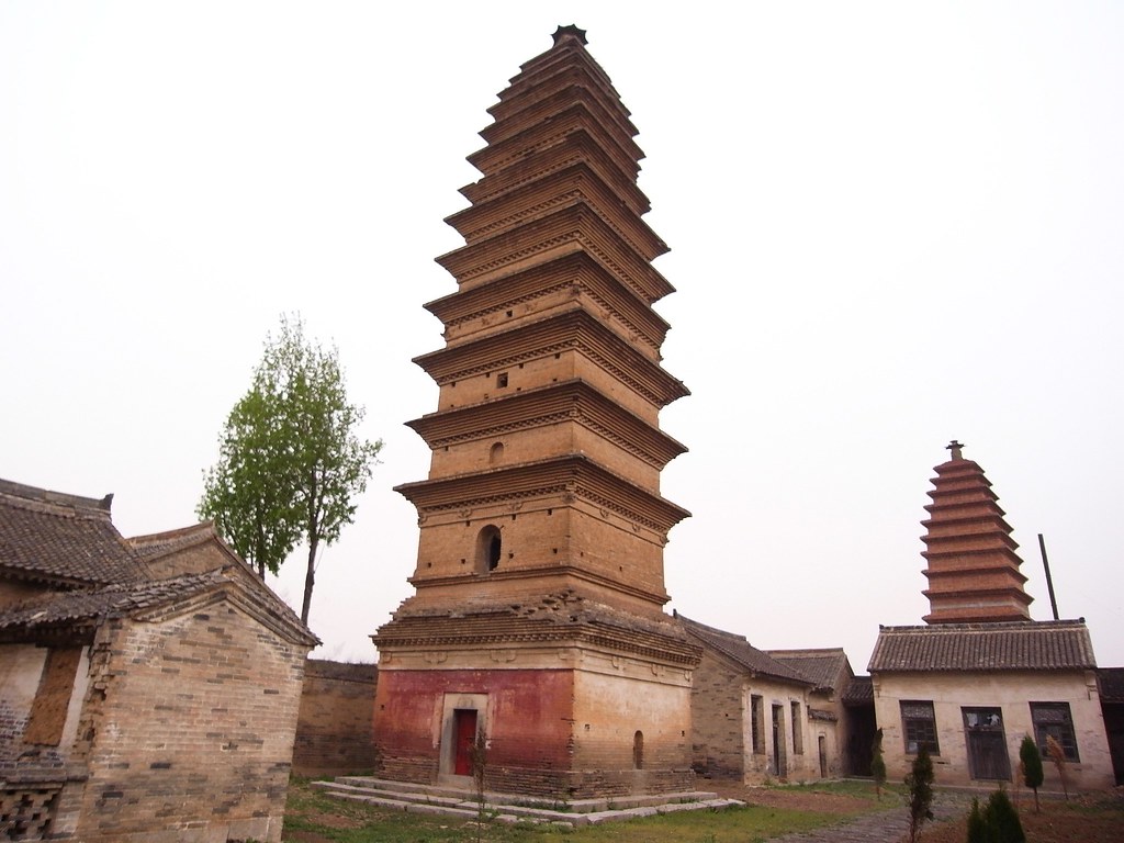 A scenic view of Jincheng Sansheng Ruixian Pagoda
