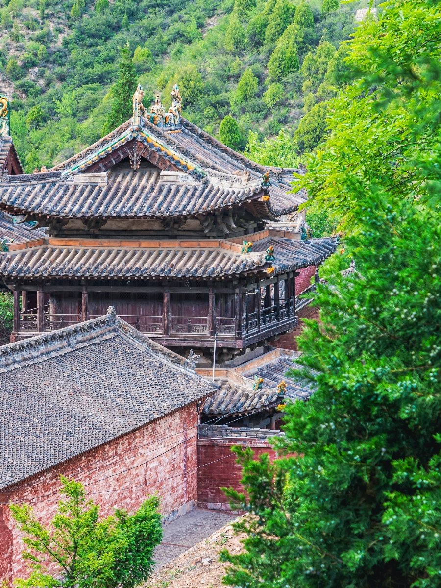 A scenic view of Jincheng Tuandong Qinghua Temple