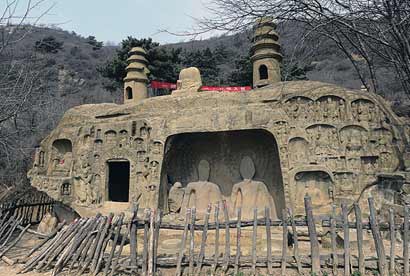 A scenic view of Jincheng Yangtou Shan Grottoes